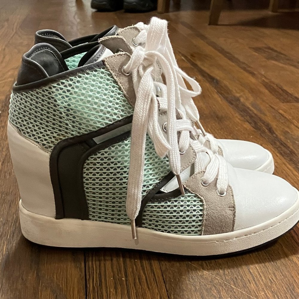 L.A.M.B. by Gwen Stefani Gera Hidden Wedge Sneakers mint gray white size 6